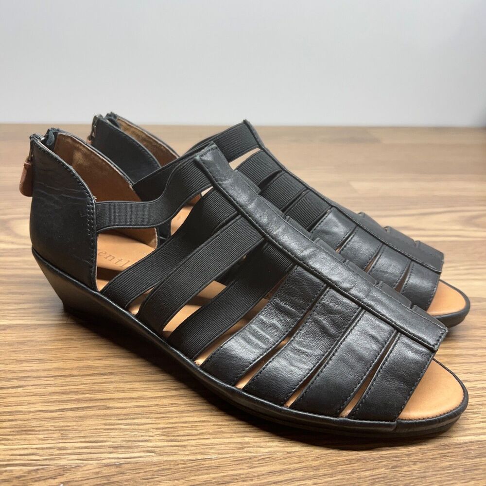 Gentle Souls LANA Wedge Leather Peep Toe Sandals Size 7.5M Black Low Heel - Picture 1 of 11